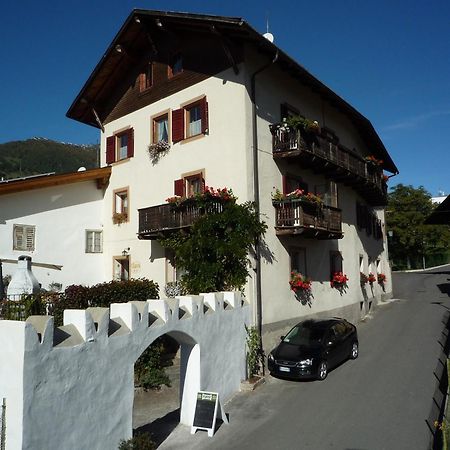 Hotel Garni Sonne Malles Venosta Zewnętrze zdjęcie