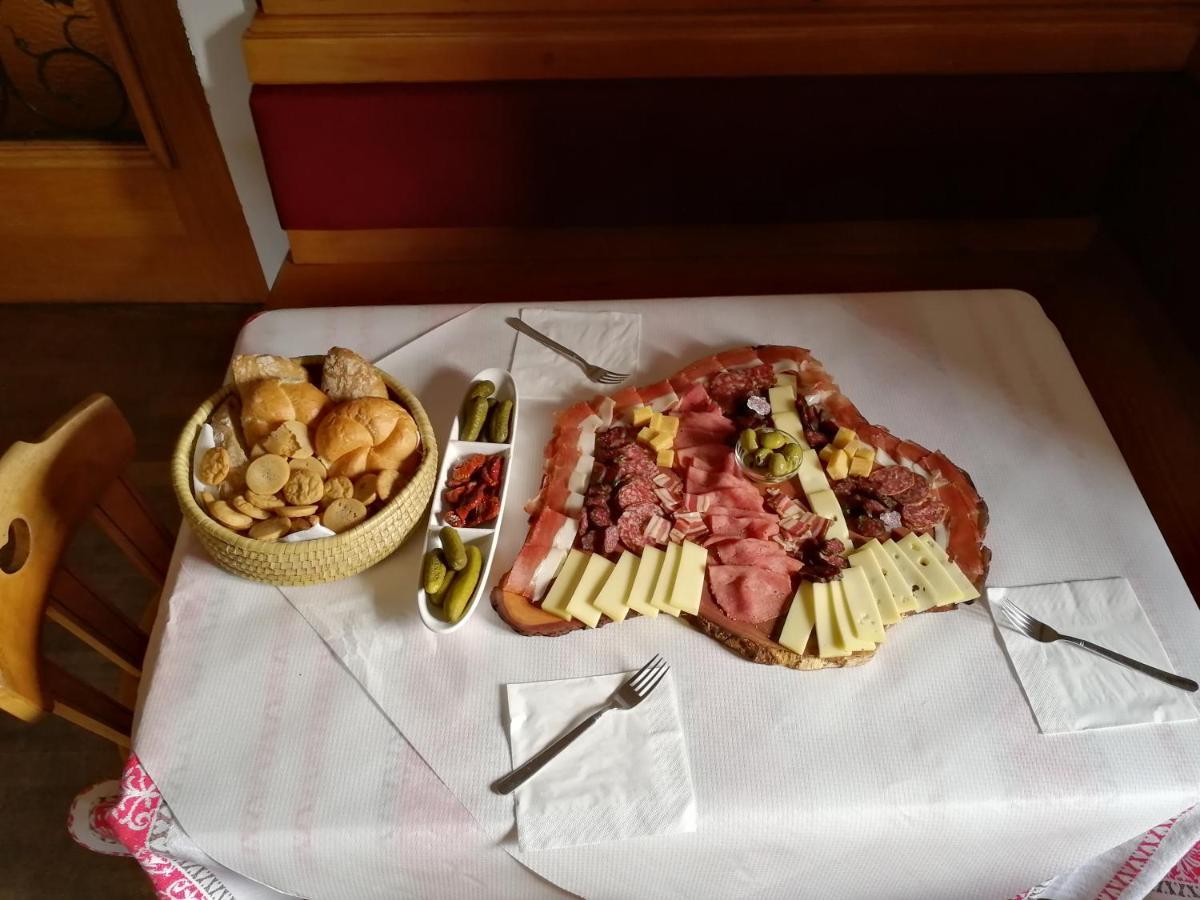 Hotel Garni Sonne Malles Venosta Zewnętrze zdjęcie