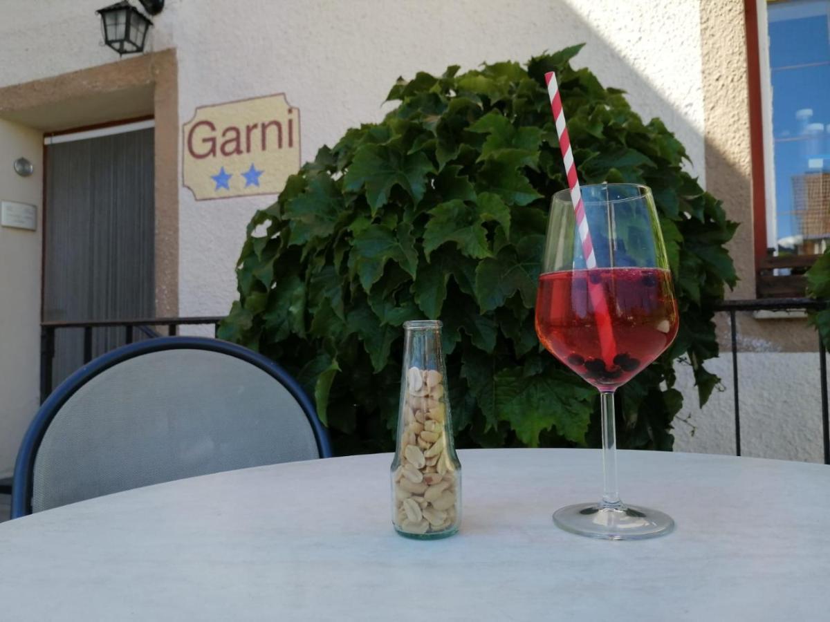Hotel Garni Sonne Malles Venosta Zewnętrze zdjęcie