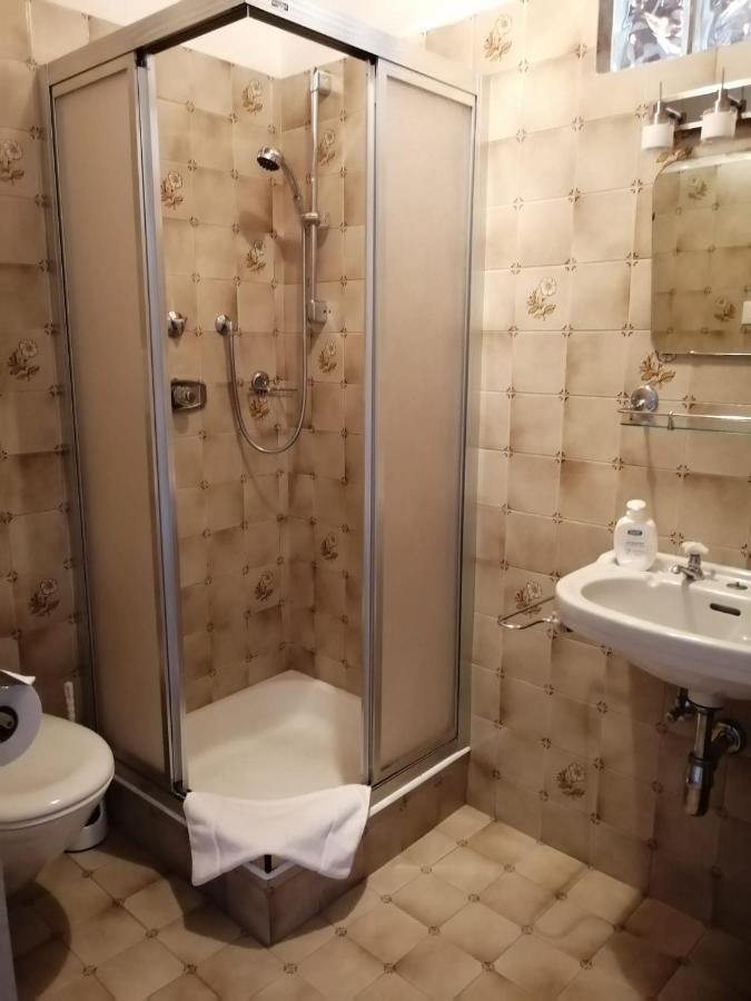 Hotel Garni Sonne Malles Venosta Zewnętrze zdjęcie